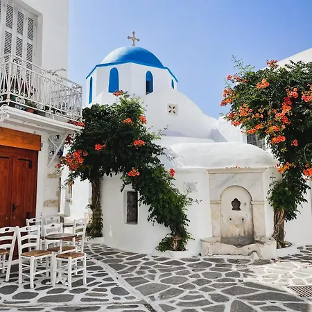 Splendid Santorini With Sea View And Hot Tub Villa