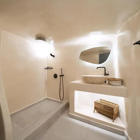 Villa Splendid Santorini With Sea View And Hot Tub *